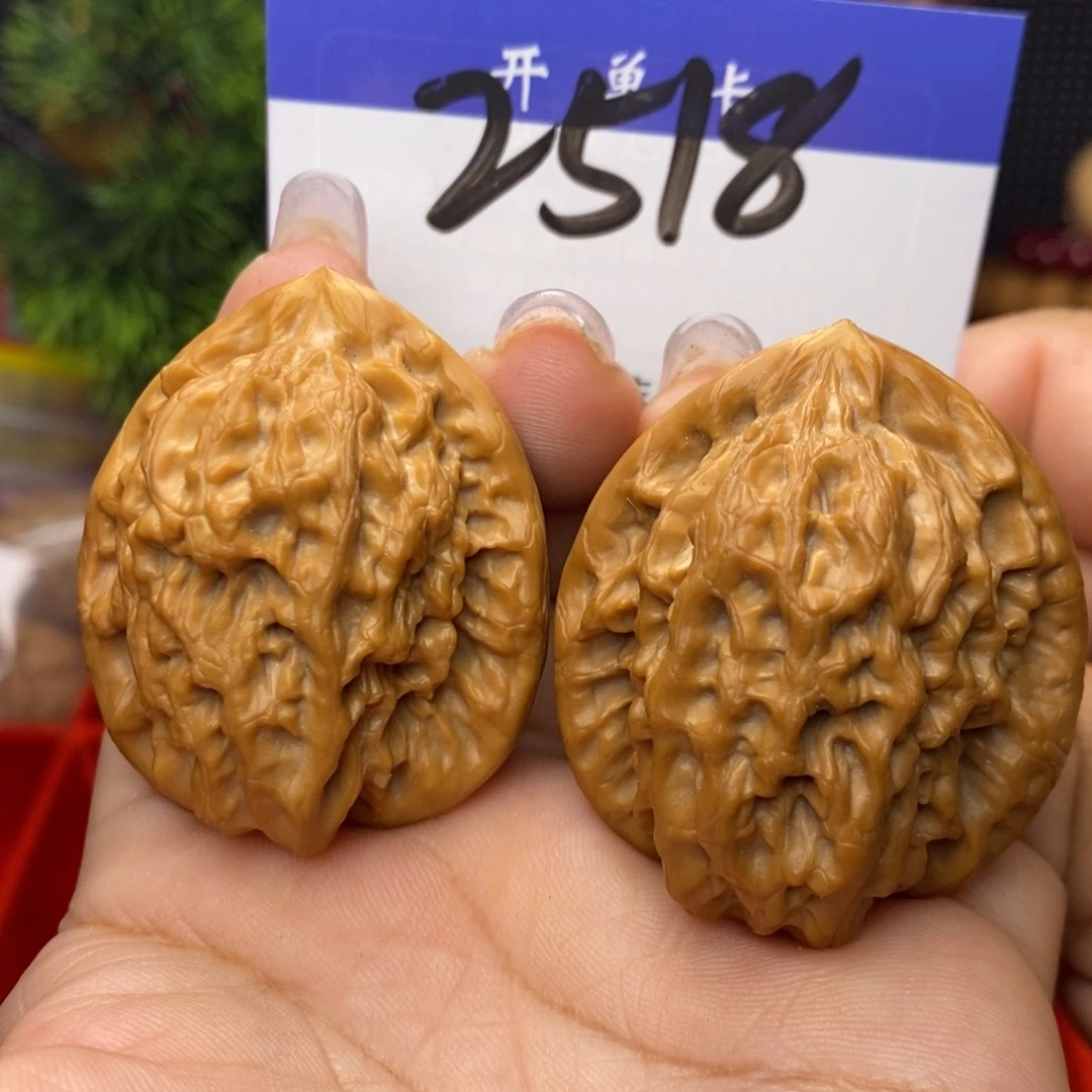 文玩核桃吊坠金公子。边40。丹微修