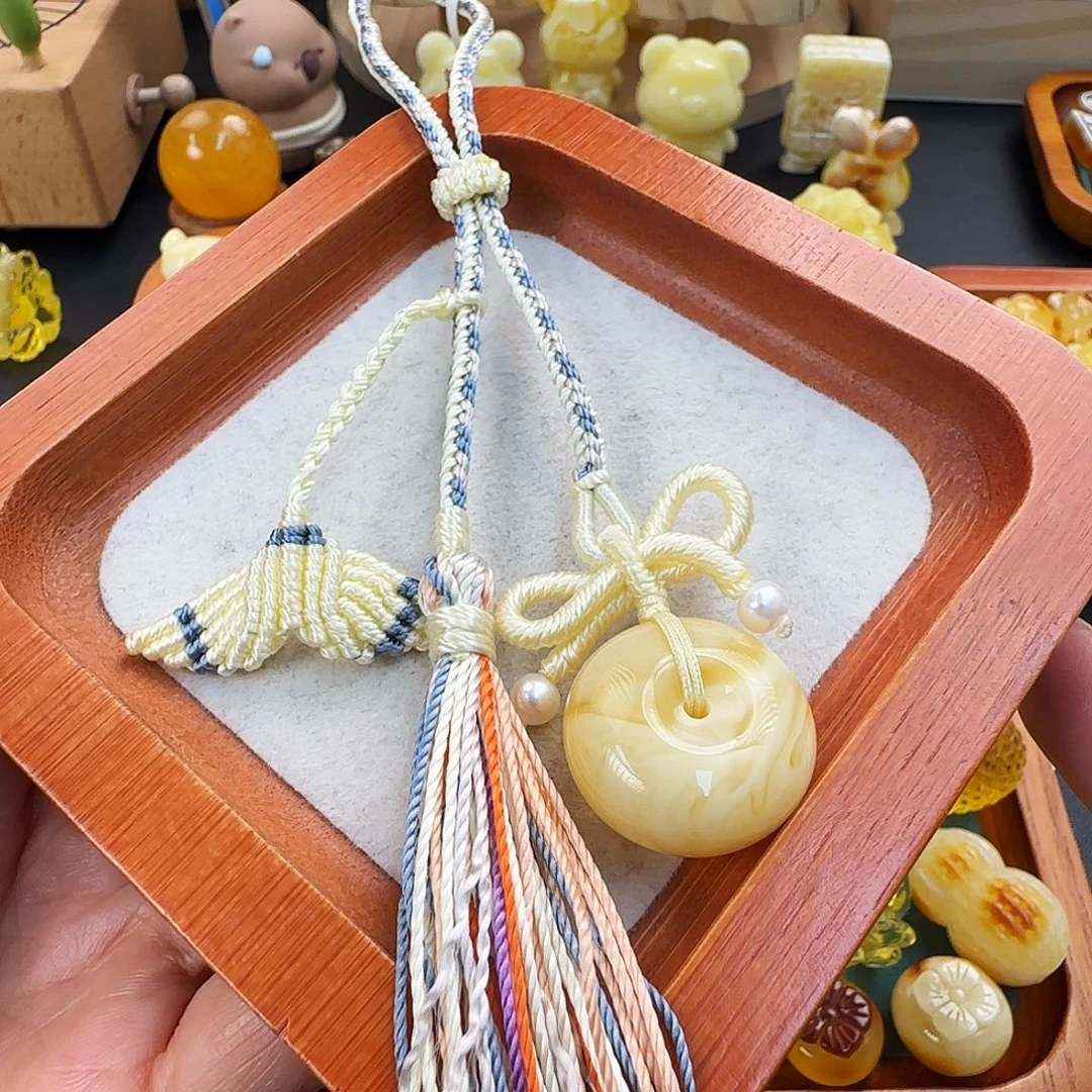 未镶嵌琥珀珠宝奇石