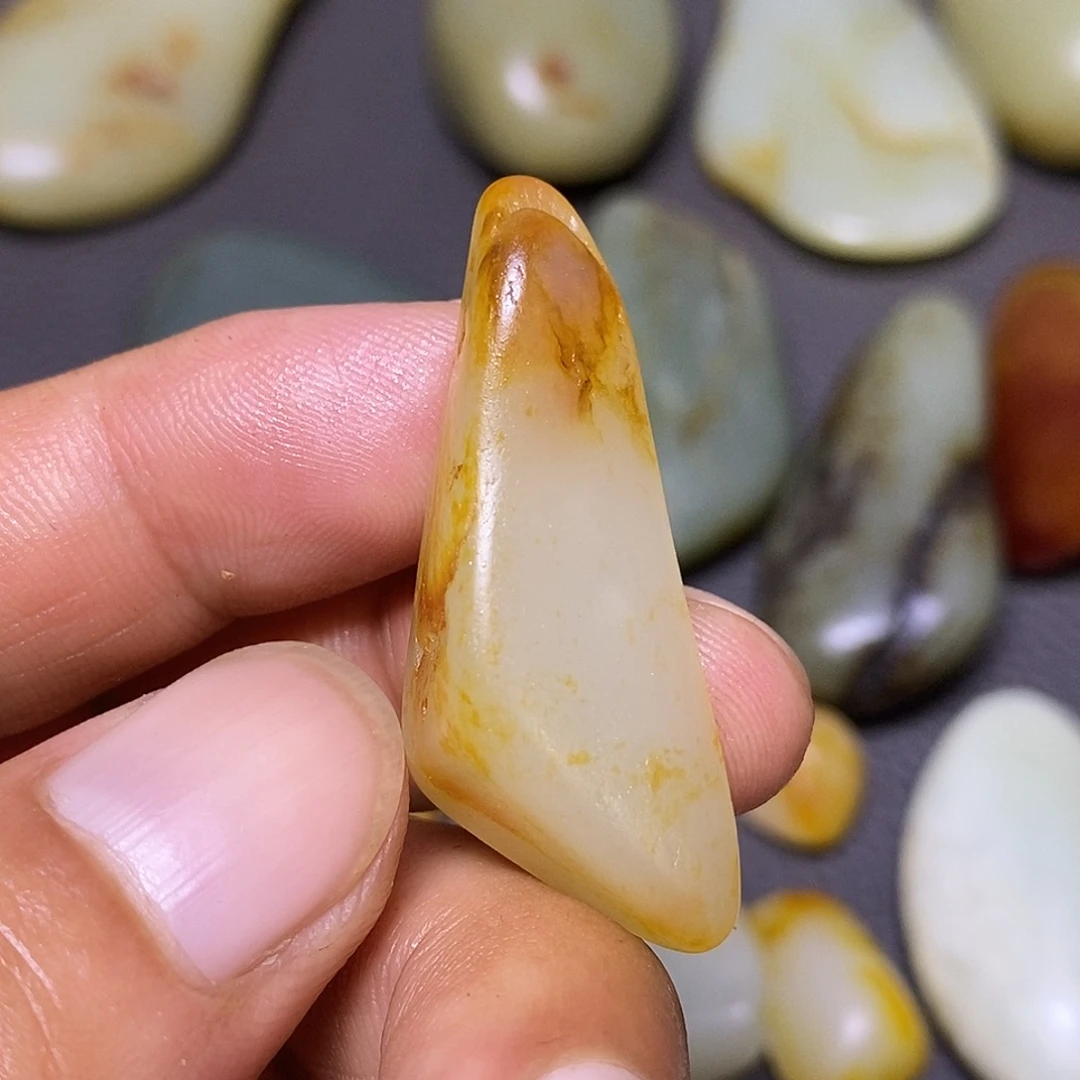 未镶嵌和田玉（糖玉）挂件