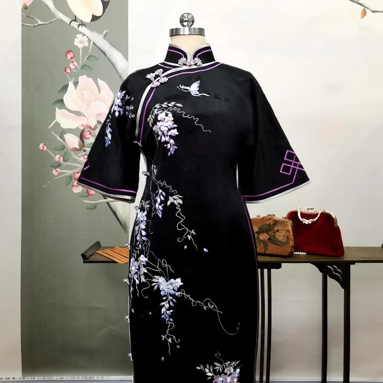 依莱娜1066黑色紫藤花手工刺绣倒大袖窗宕日常高端旗袍手推绣
