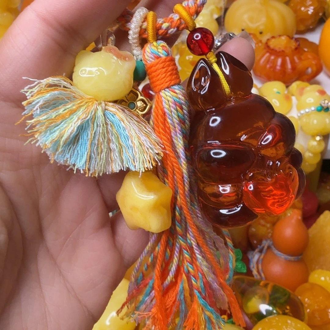 伊***妈非金属包包兔子包挂