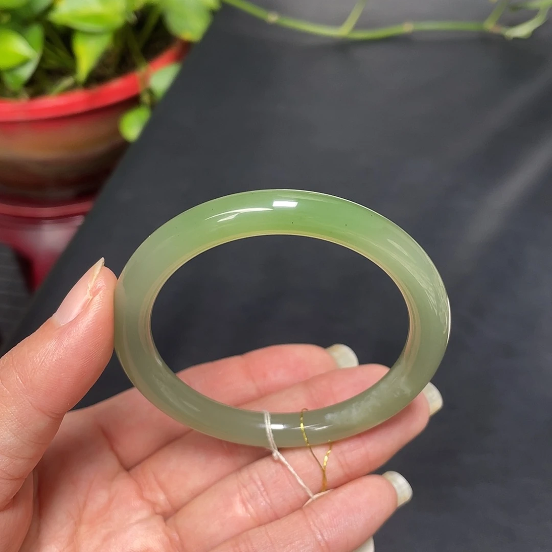 和田玉未镶嵌手镯-翠青