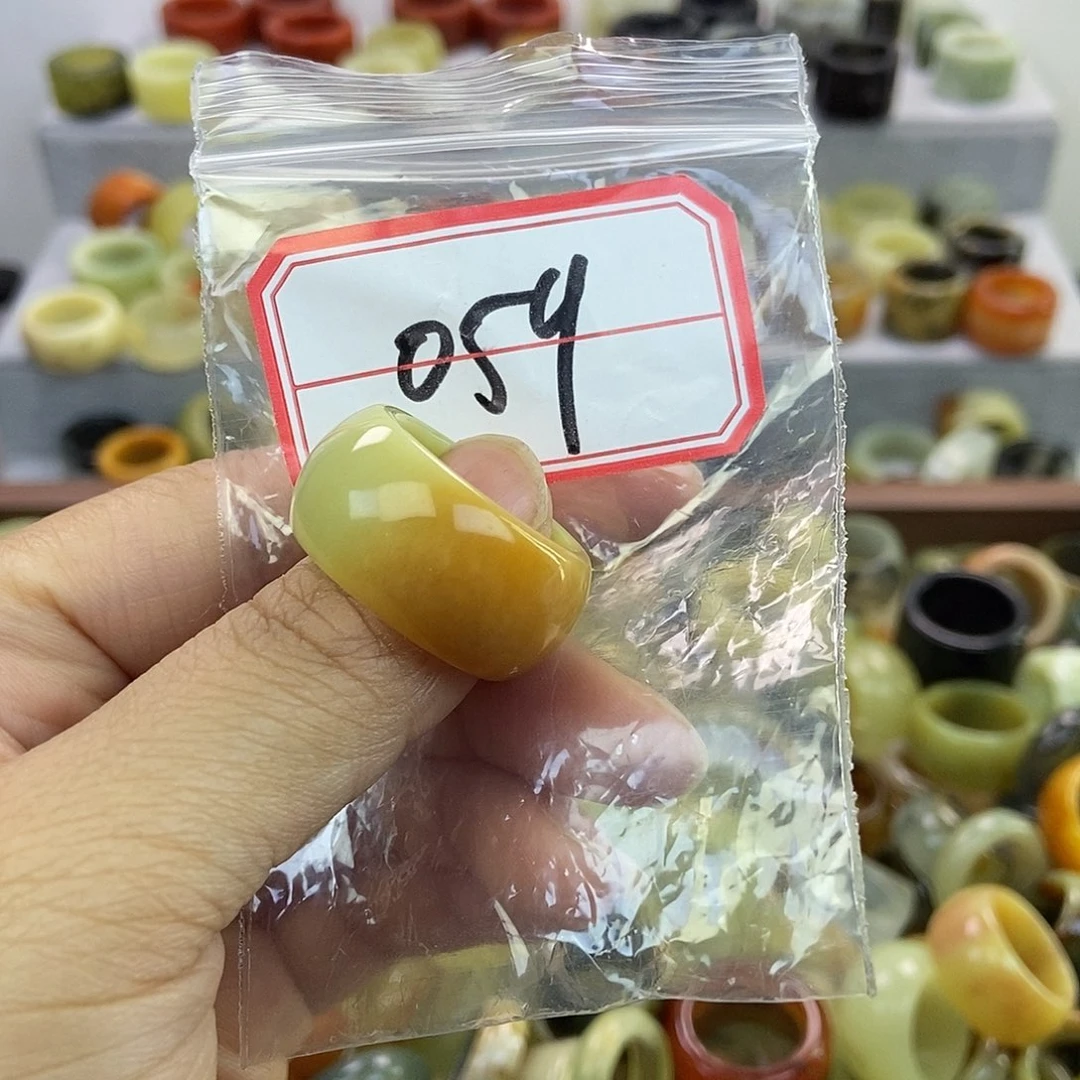 八****蛇纹石玉未镶嵌戒指