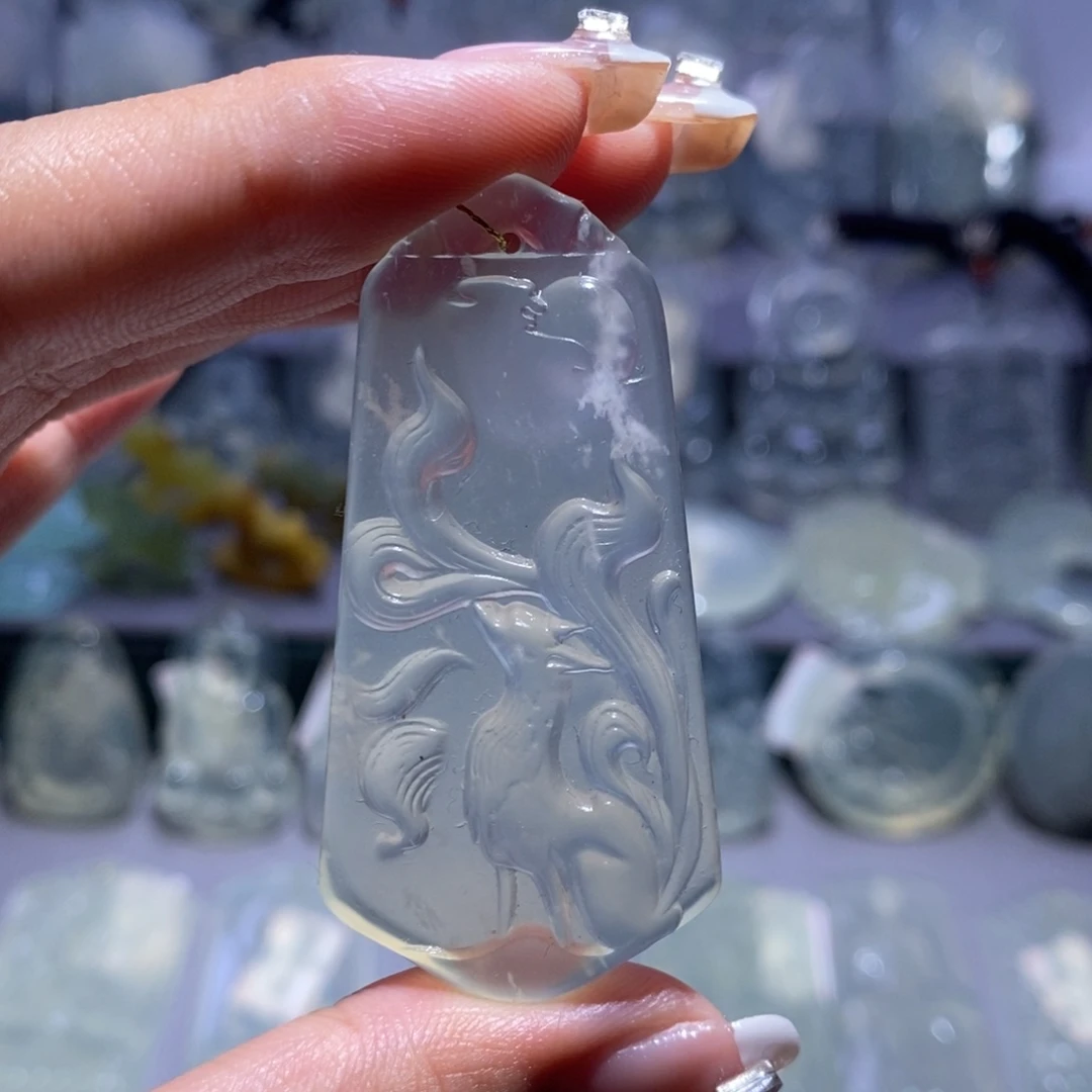 岫玉未镶嵌颈饰九尾狐