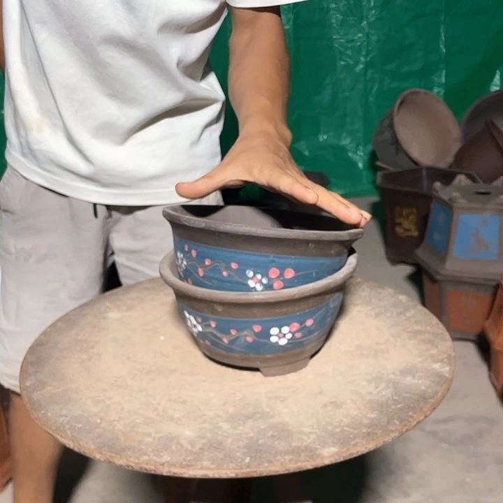 蓝色富贵点彩小号一对