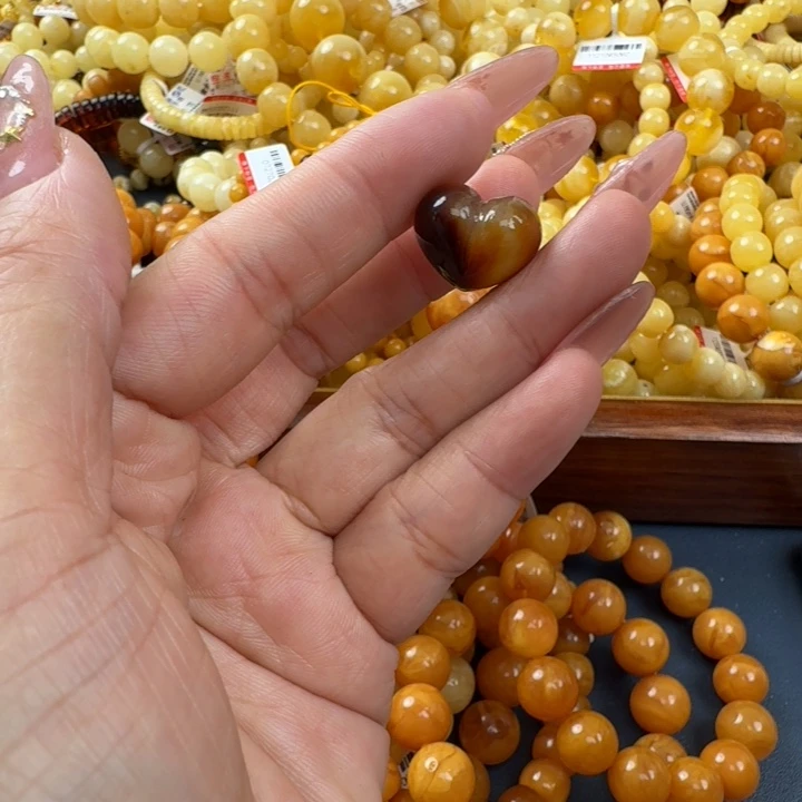 琥珀未镶嵌珠宝奇石