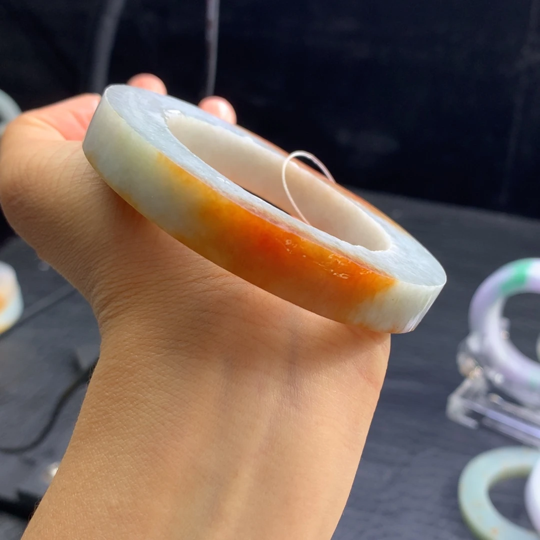 定制翡翠未镶嵌手镯