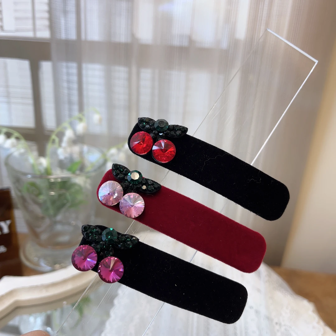 W349韩系丝绒复古设计简约大气樱桃边夹