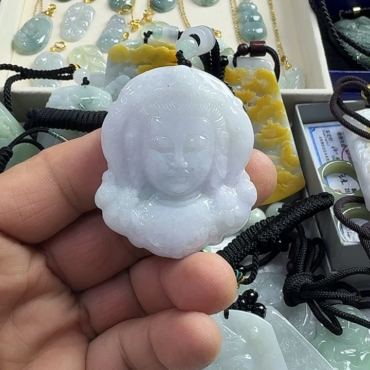 翡翠未镶嵌颈饰缅甸A货出人头地