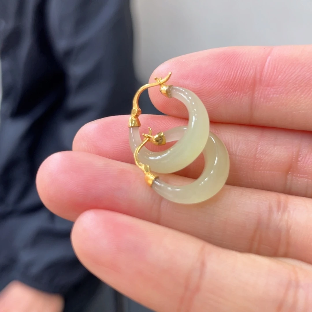 和田玉18K金镶嵌耳饰