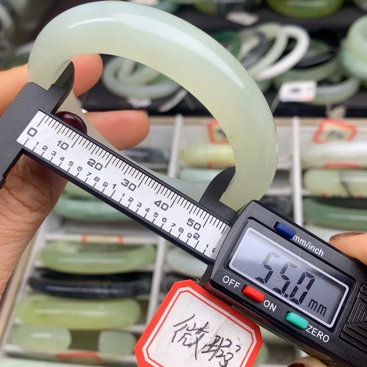 蛇纹石玉未镶嵌手镯887