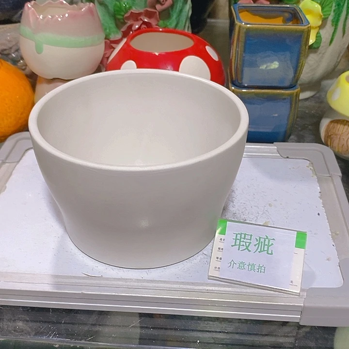 摆件多肉瑕疵盆有孔。