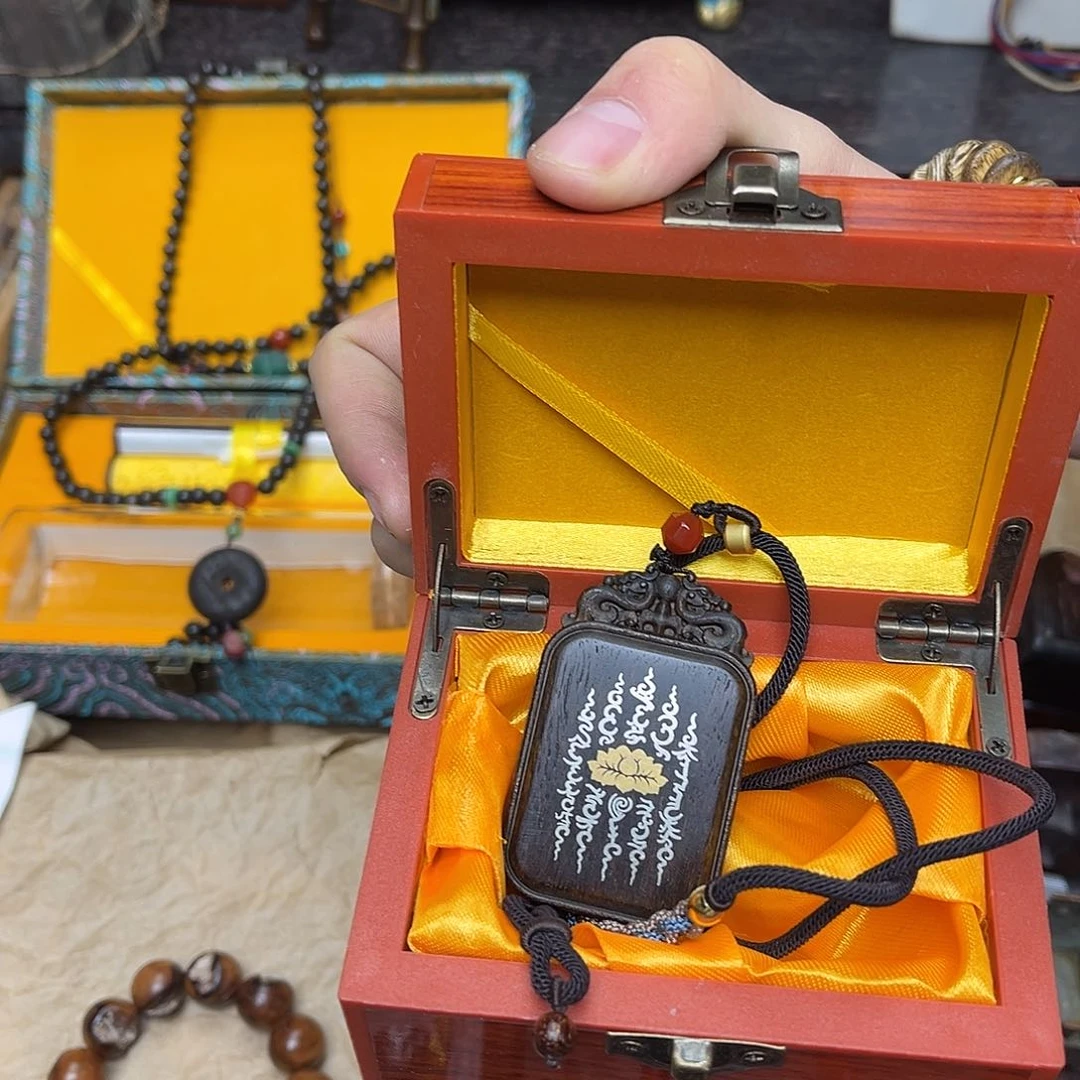 大叶紫檀（黑酸枝木类）