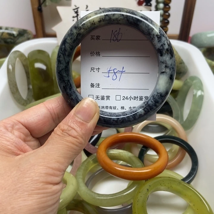 未镶嵌蛇纹石玉手镯