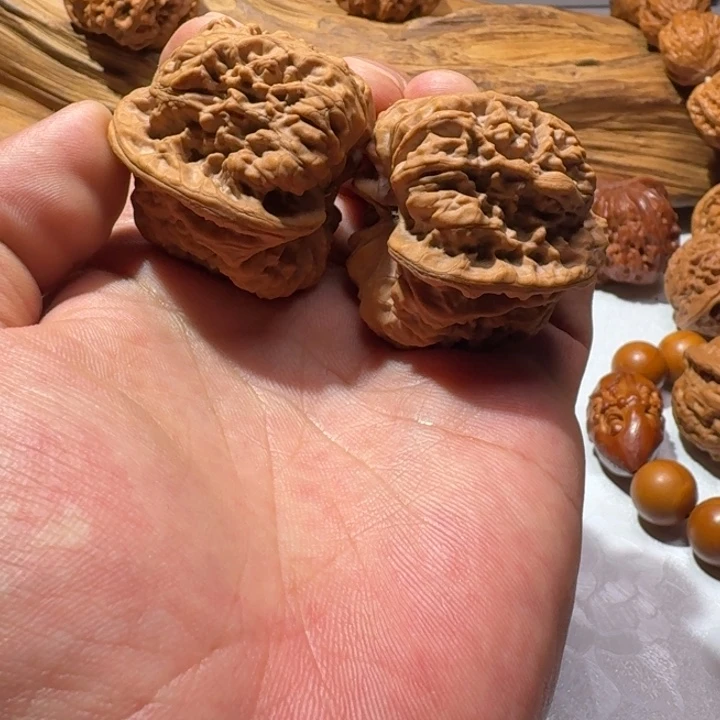 文玩核桃吊坠金蟾王