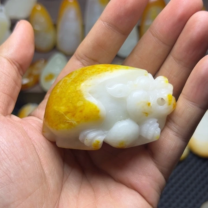 颈饰未镶嵌和田玉