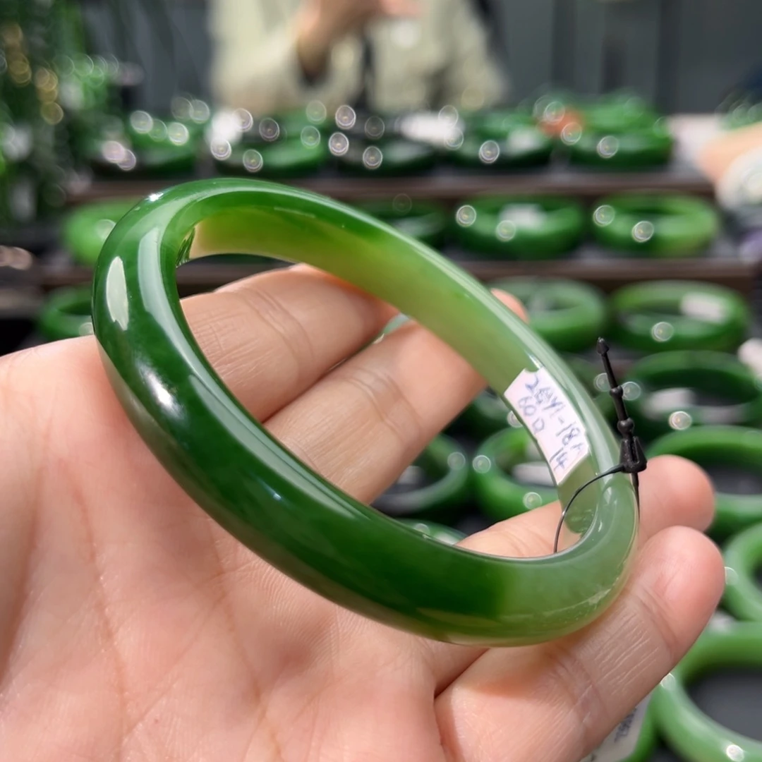 未镶嵌手镯和田玉（碧玉）