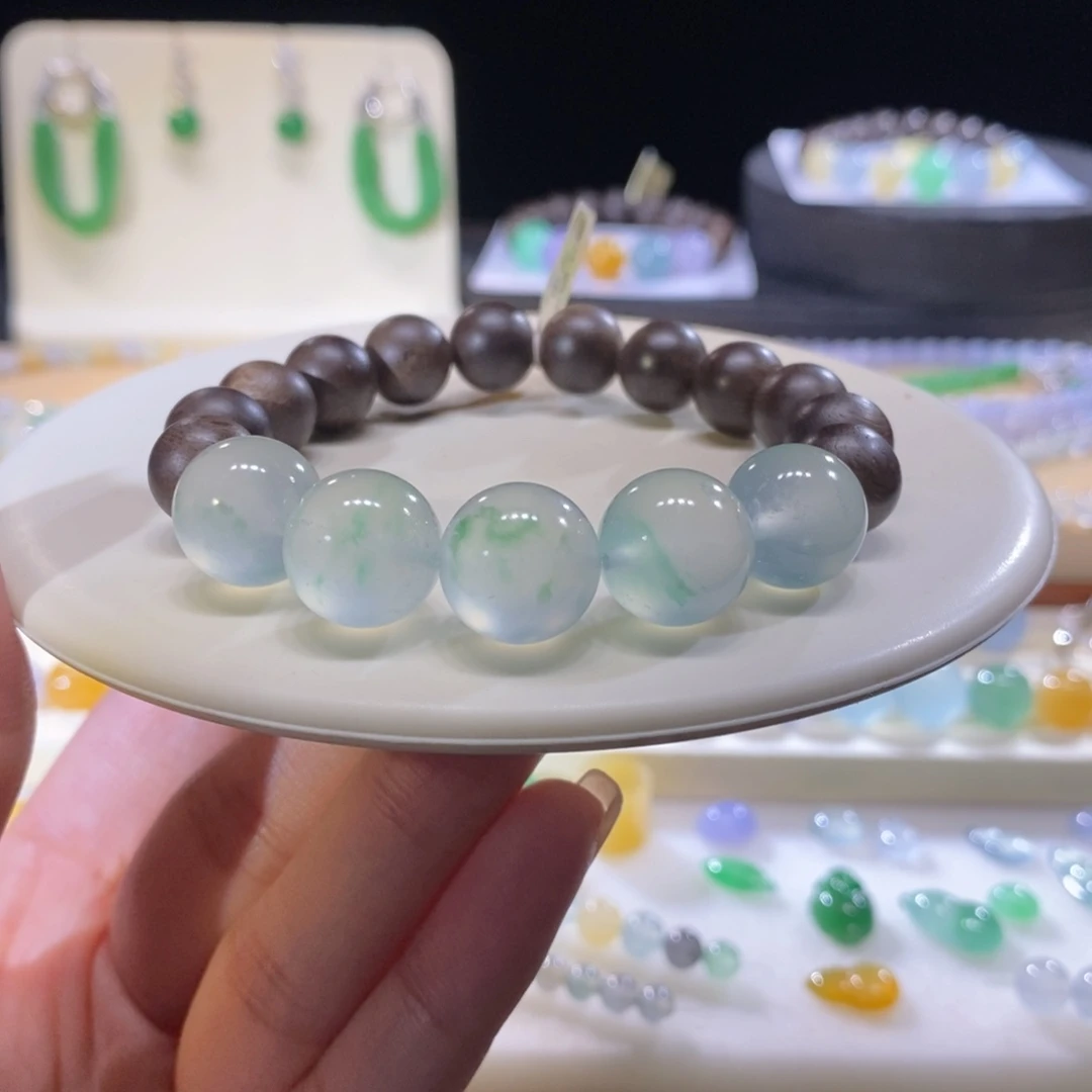 翡翠未镶嵌手串高冰飘阳绿花手串