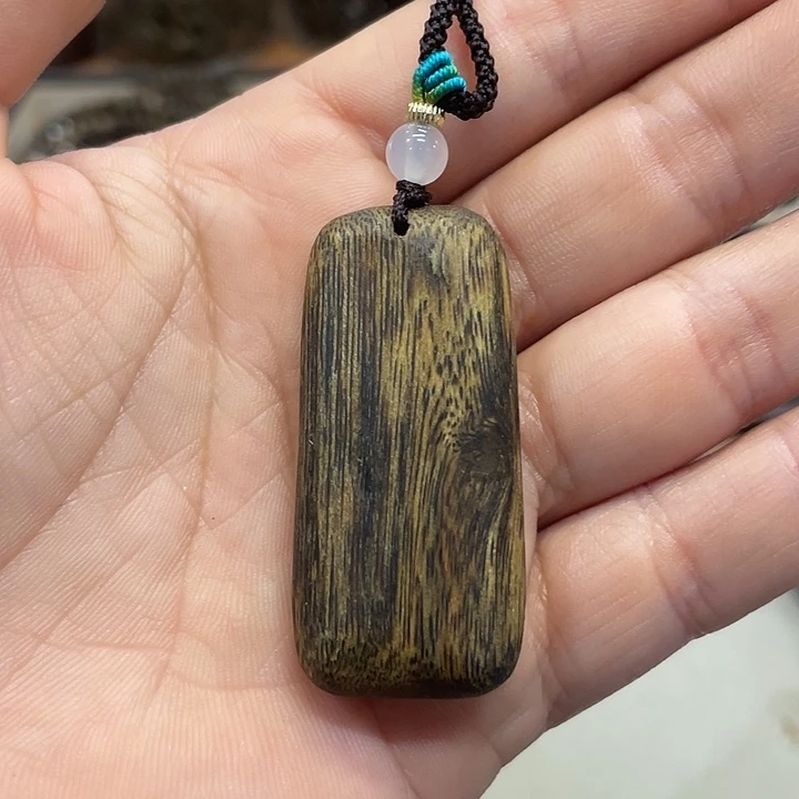 沉香吊坠奇楠挂件红油老料留疤