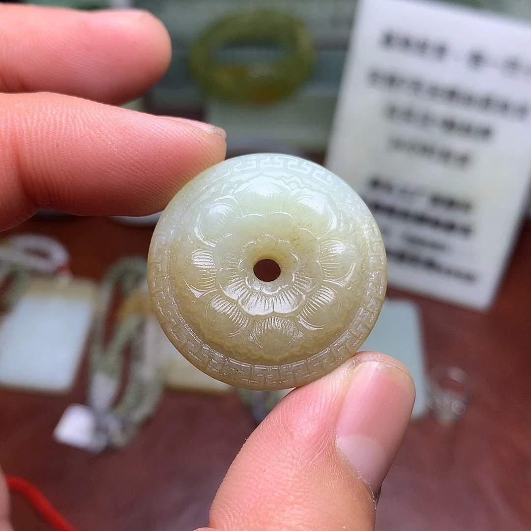 岫岩老玉（透闪石质玉）未镶嵌颈饰