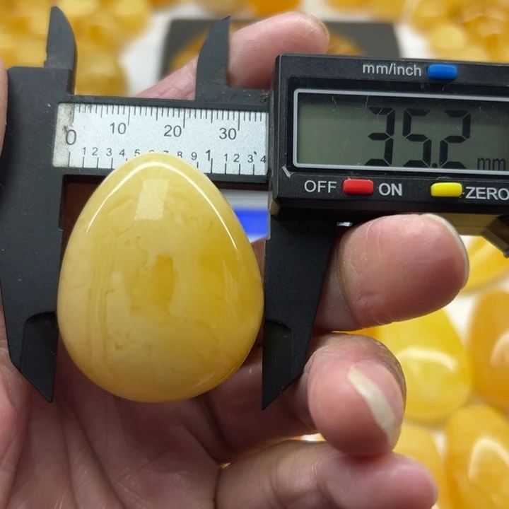 琥珀（矿物珀）未镶嵌裸石