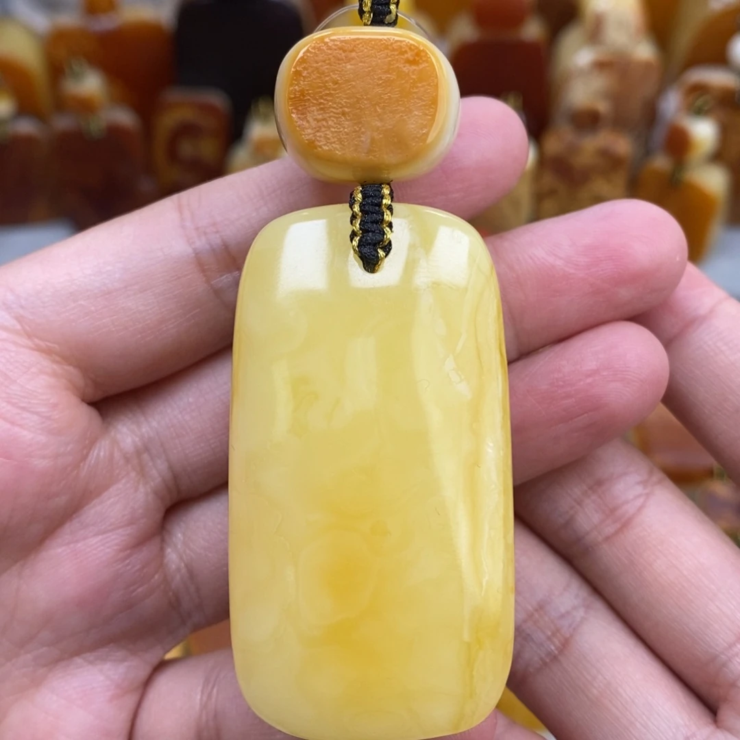 蜜蜡未镶嵌珠宝奇石