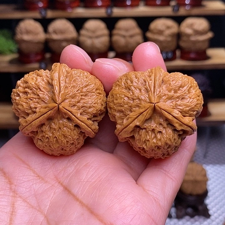 文玩核桃把件天狼三棱25