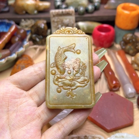 未镶嵌蛇纹石玉颈饰