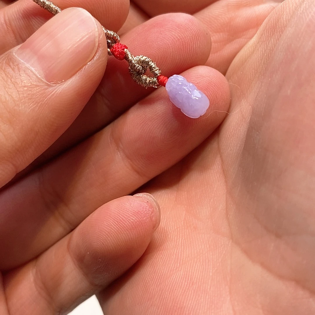 翡翠未镶嵌颈饰貔貅