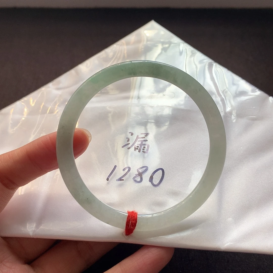 翡翠未镶嵌手镯56完美