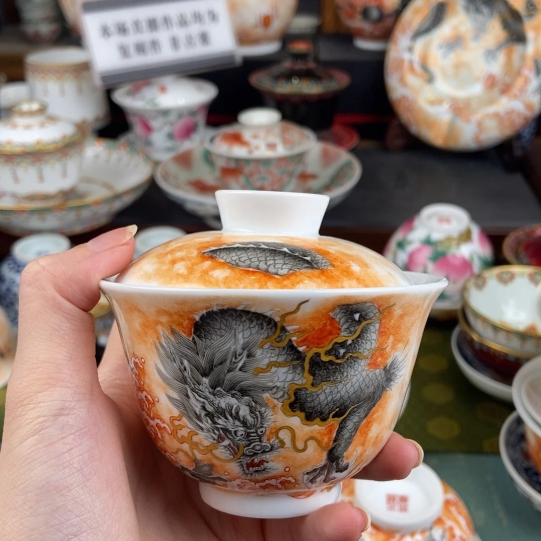 陶瓷的设计师是一个人