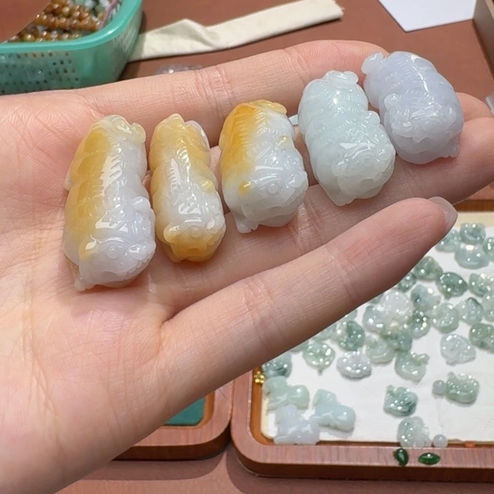 未镶嵌挂件翡翠福利1个，不包邮，拍一单邮费发货