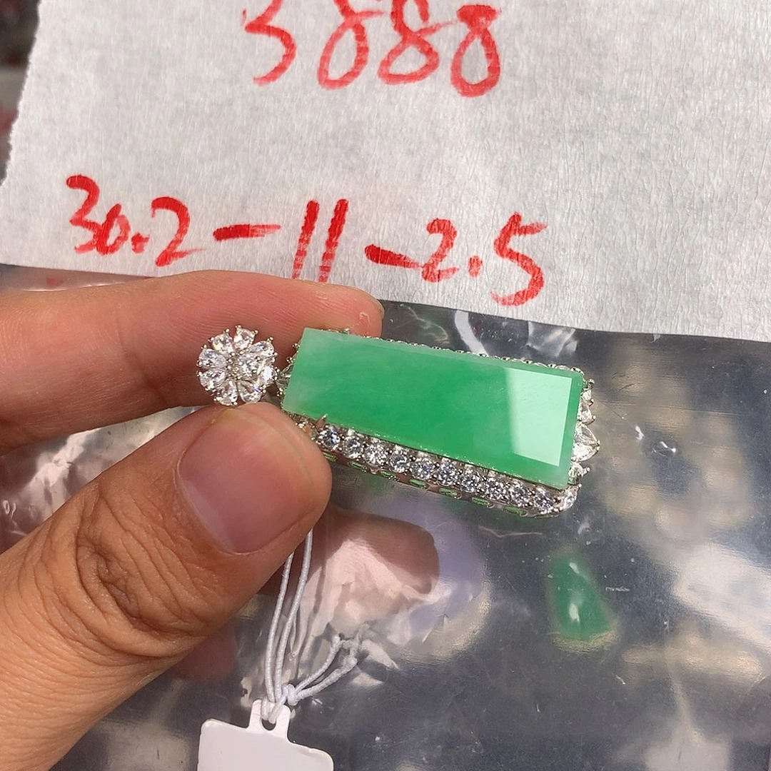 翡翠未镶嵌颈饰天然缅甸翡翠A货