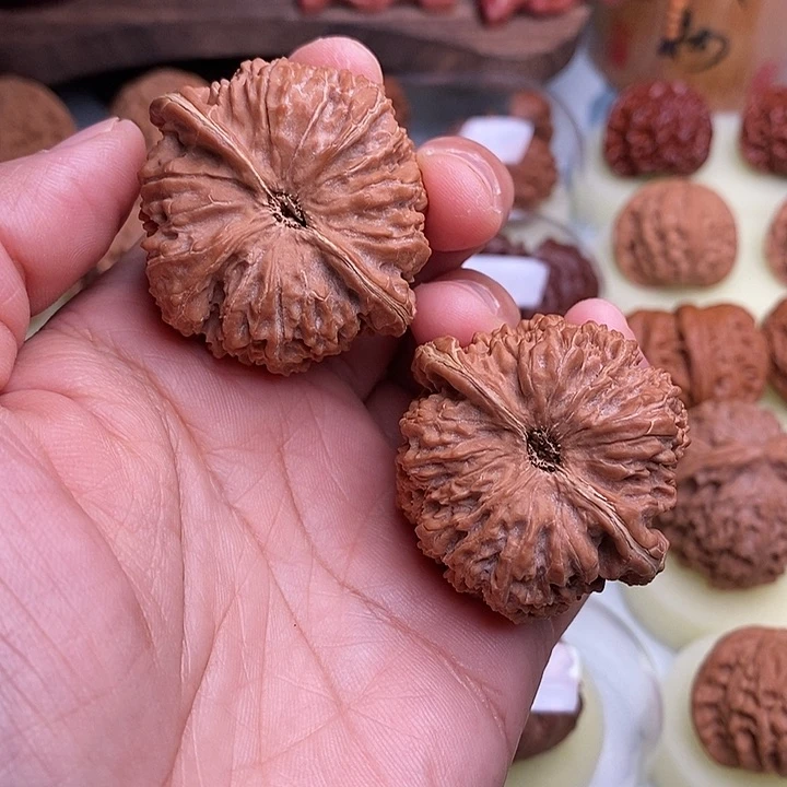 文玩核桃吊坠43137狮子头