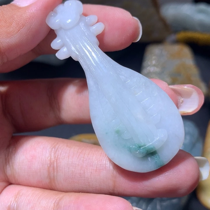 翡翠未镶嵌颈饰保真天然a货翡翠