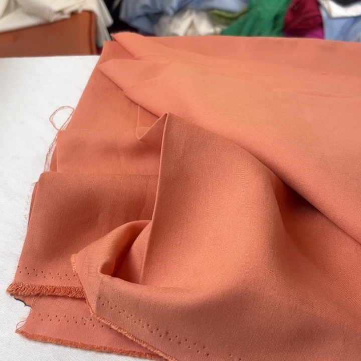棉混纺橙色厚2米。