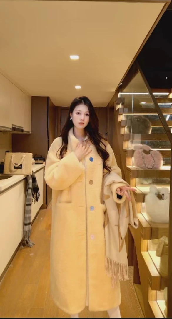 新款个性彩扣皮毛一体名媛气质保暖毛毛大衣外套女