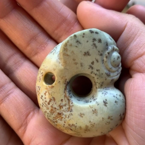 【闪购商品】未镶嵌岫岩河磨玉（透闪石质玉）把件