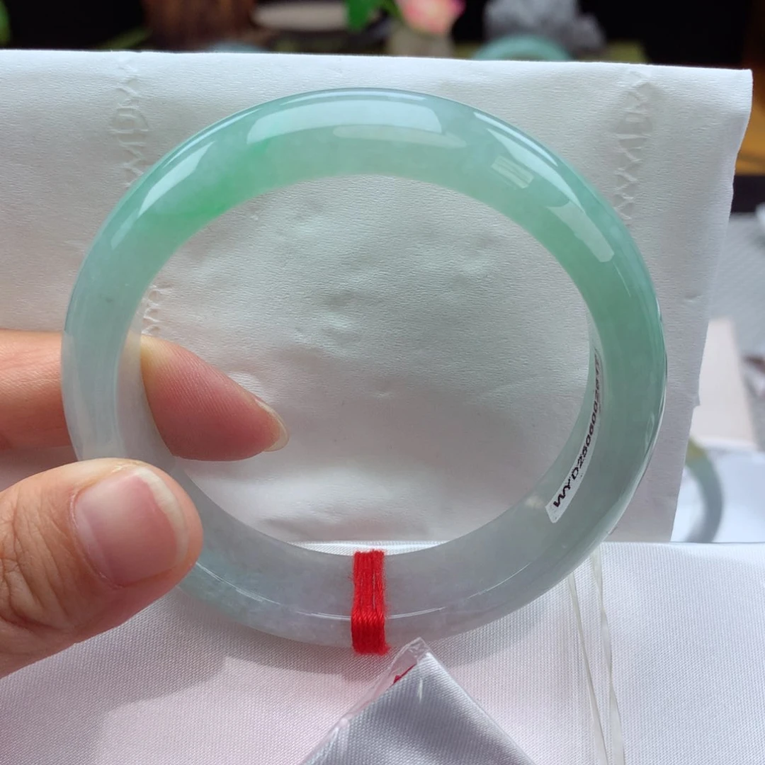 翡翠手镯未镶嵌纯天然07