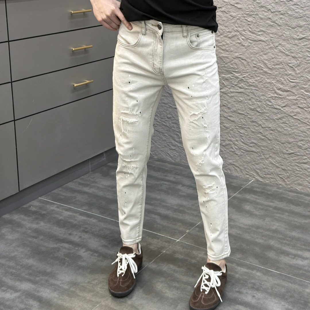 2025春季新款时尚百搭净版假破洞灰白色男士小脚九分牛仔裤J7809