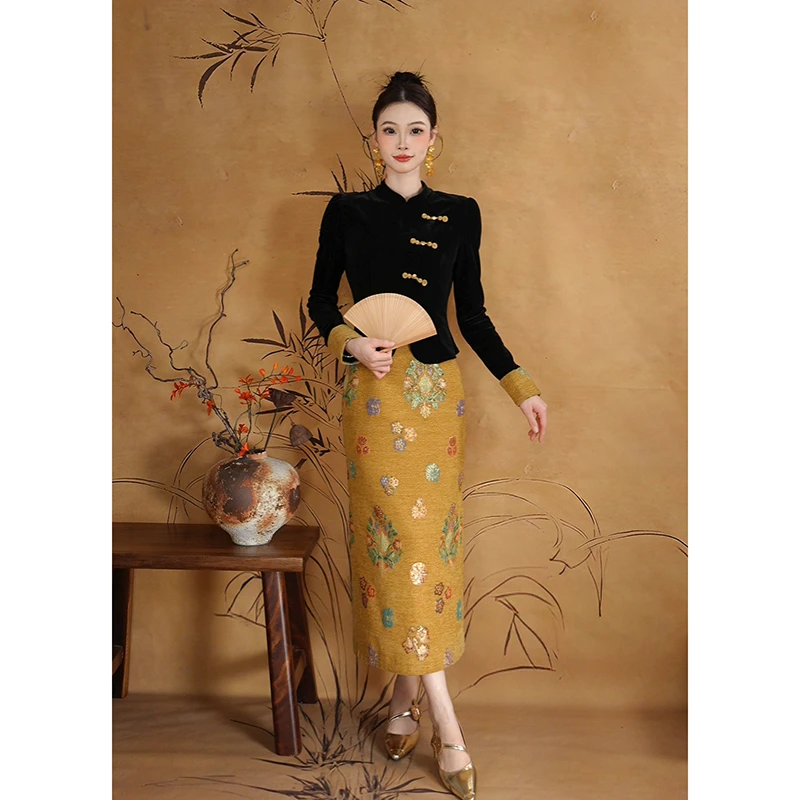 周子仪黄色连衣裙女秋季2025年新款气质刺绣新中式改良旗袍裙子