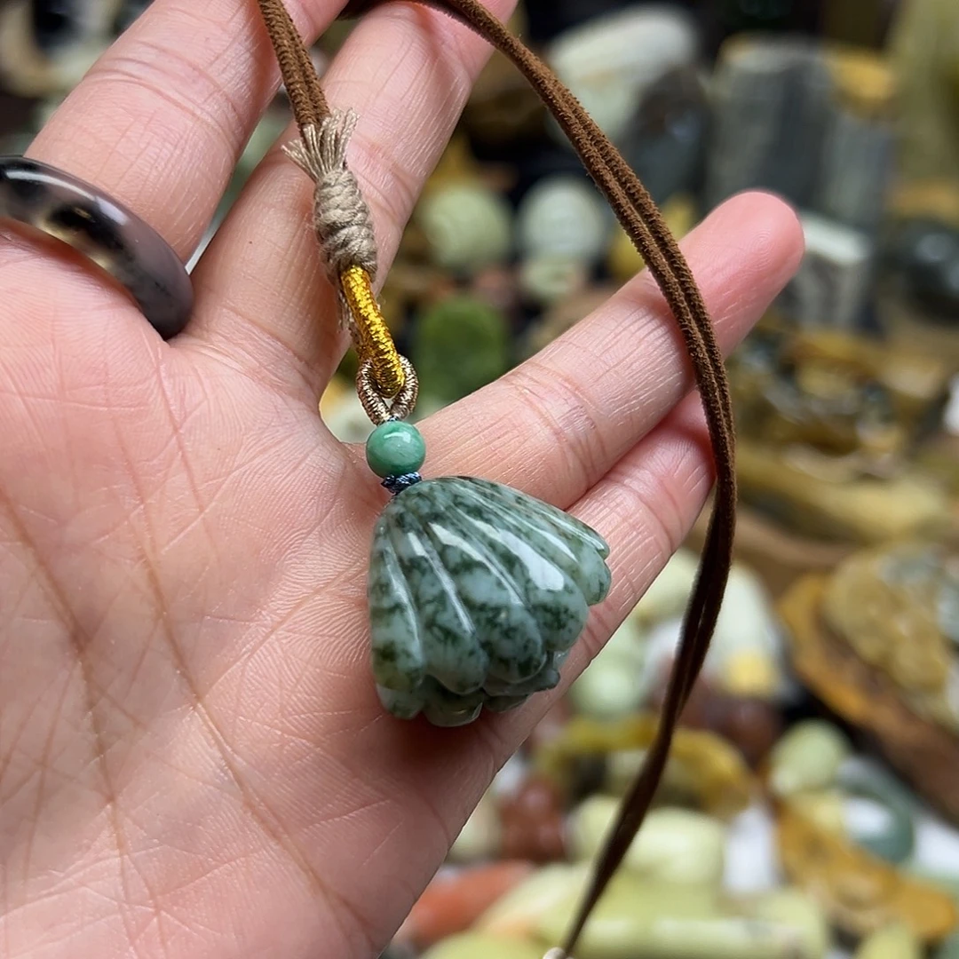 岫玉未镶嵌颈饰翠花料