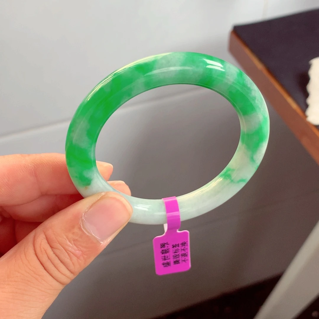 翡翠手镯未镶嵌缅甸翡翠