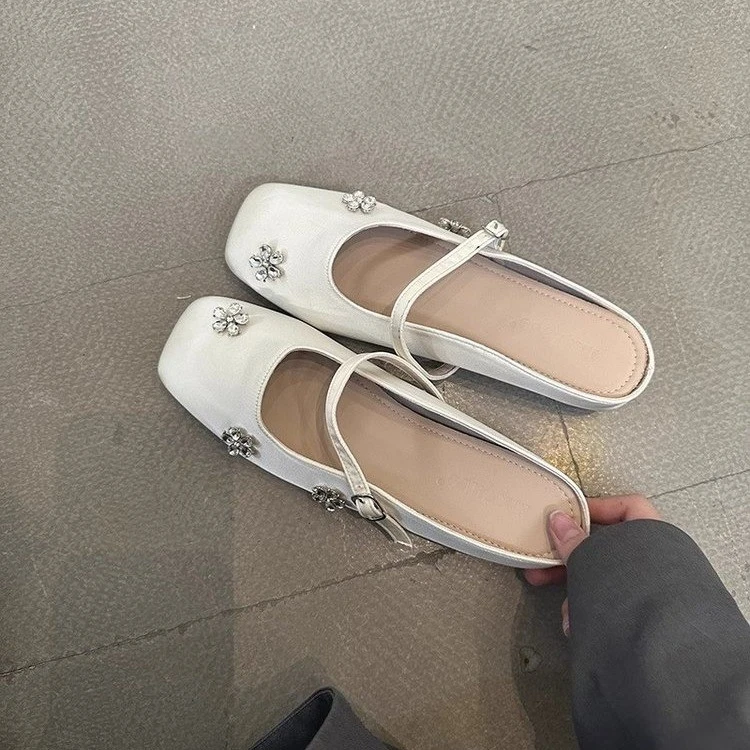 韩国银色拖鞋女夏外穿新款法式复古一字凉拖度假海边沙滩平底凉鞋