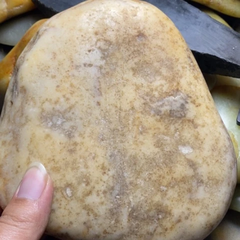 未镶嵌和田玉（糖玉）挂件
