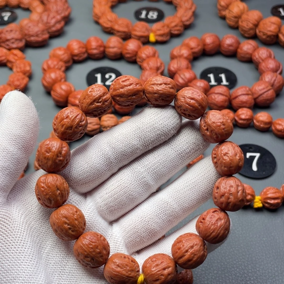 文玩核桃手串野生核桃鸡心形秋子手持