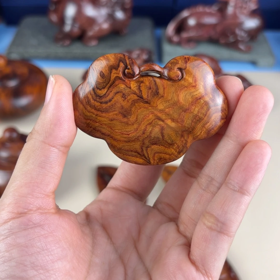 天***淡把件黄花梨/降香黄檀