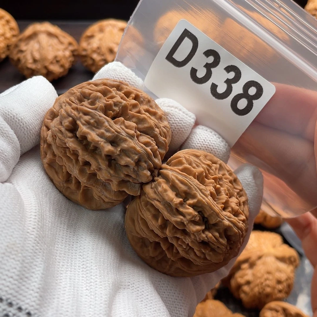 【闪购商品】文玩核桃吊坠盒*D338楼子43