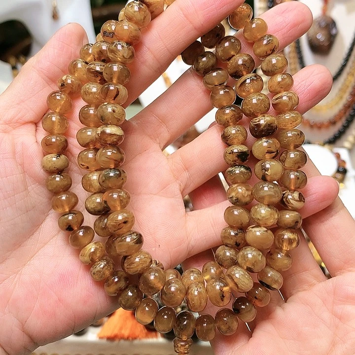 琥珀裸石未镶嵌窦抚顺琥珀