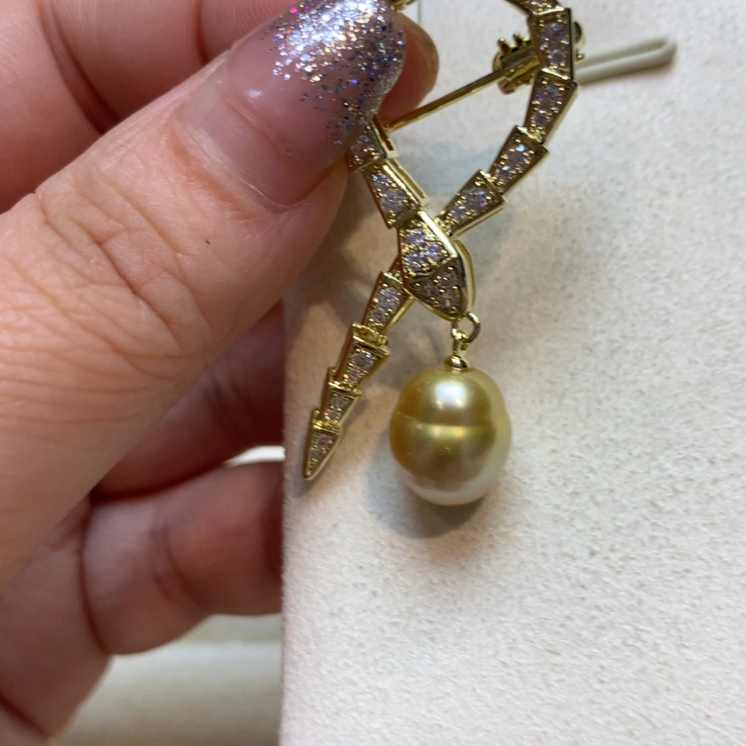 未镶嵌海水珍珠胸饰